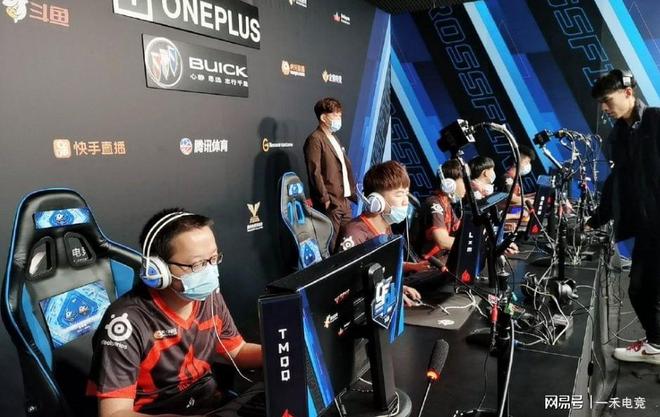 还向世人展 还向世人展